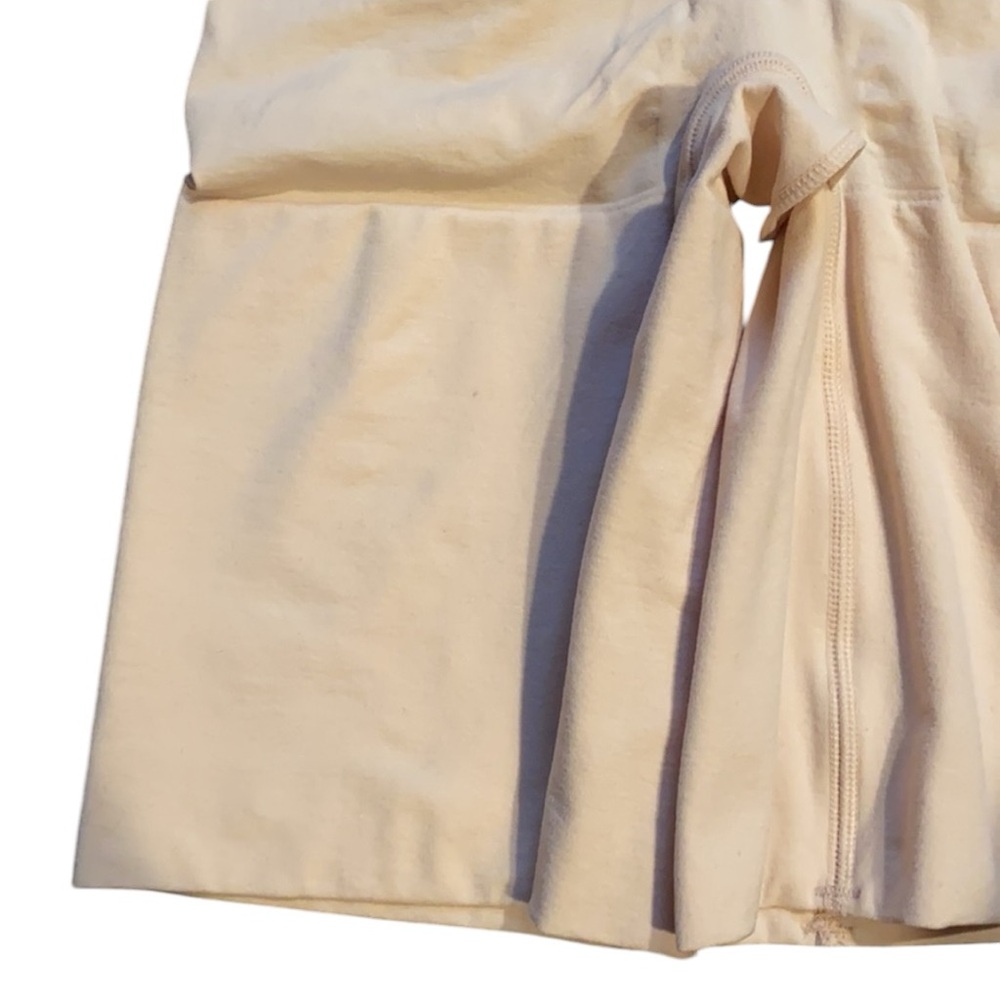 NWOT SPANX Higher Power Short - Picture 8 of 15